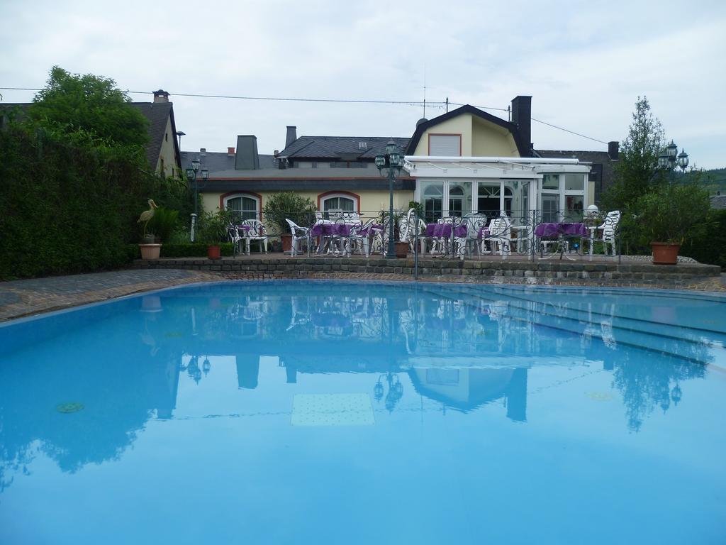 Pension-Elfi Maring-Noviand Habitación foto